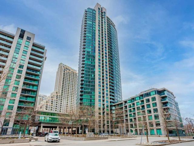 Luxury Suites Steps To Cn Tower Toronto Exterior foto